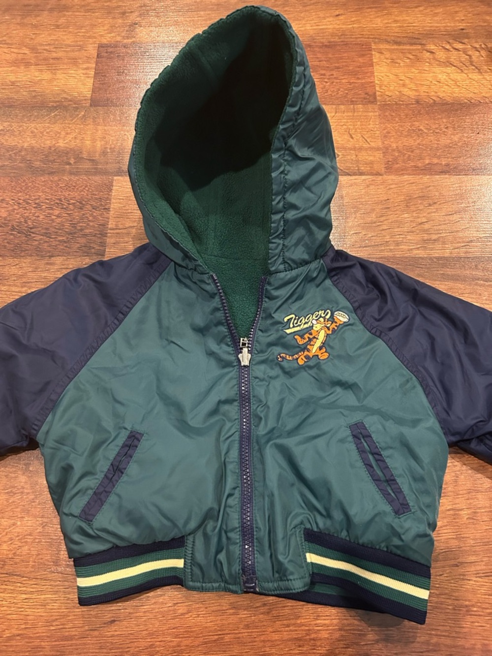 Vintage 90’s Disney Kids Tigger Reversible Jacket Winnie the Pooh 4T Green